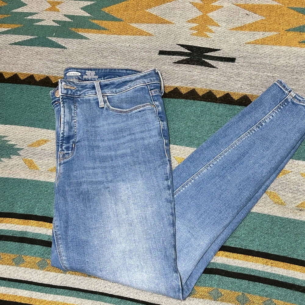 Old Navy Rockstar Super Skinny Jeans